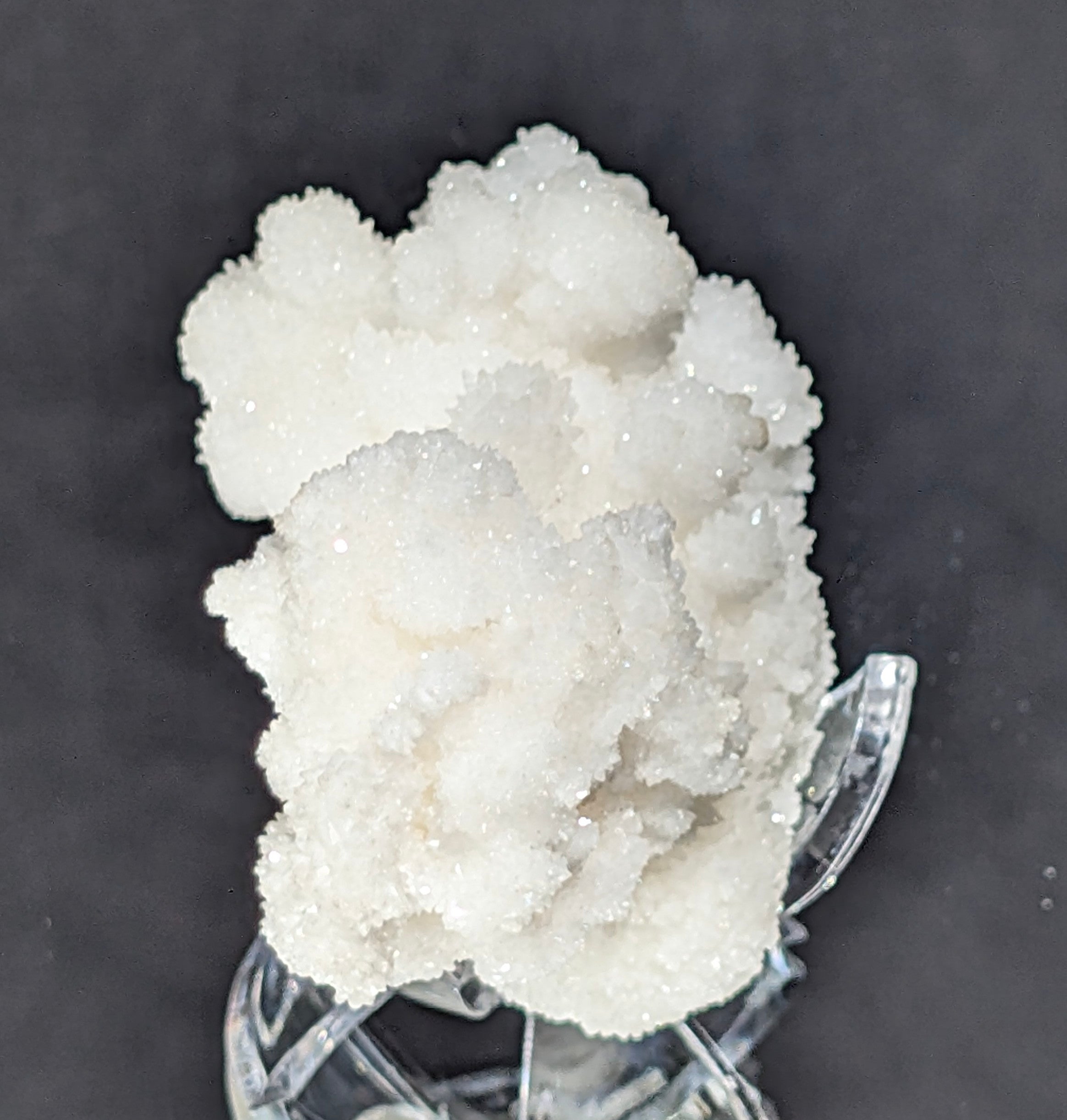 Fluorescent Aragonite Cluster I