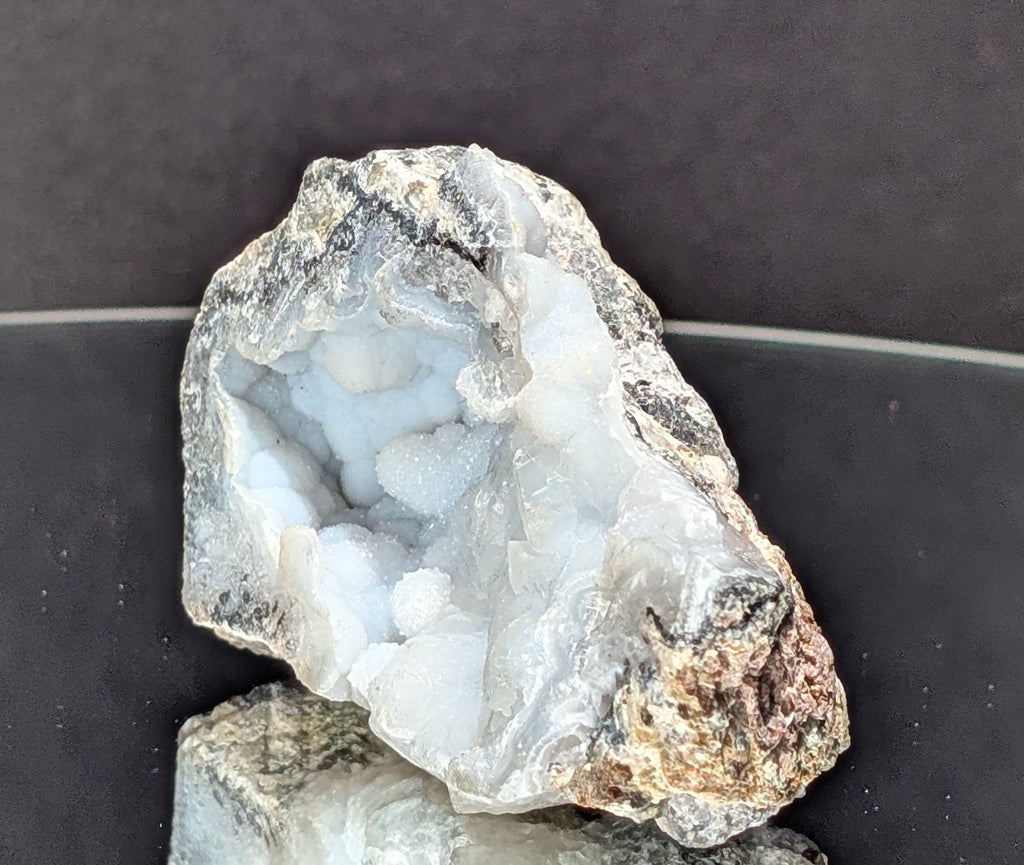 Fluorescent Trancas with Chalcedony G