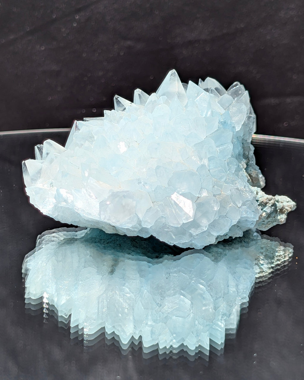 Heklaite cluster E