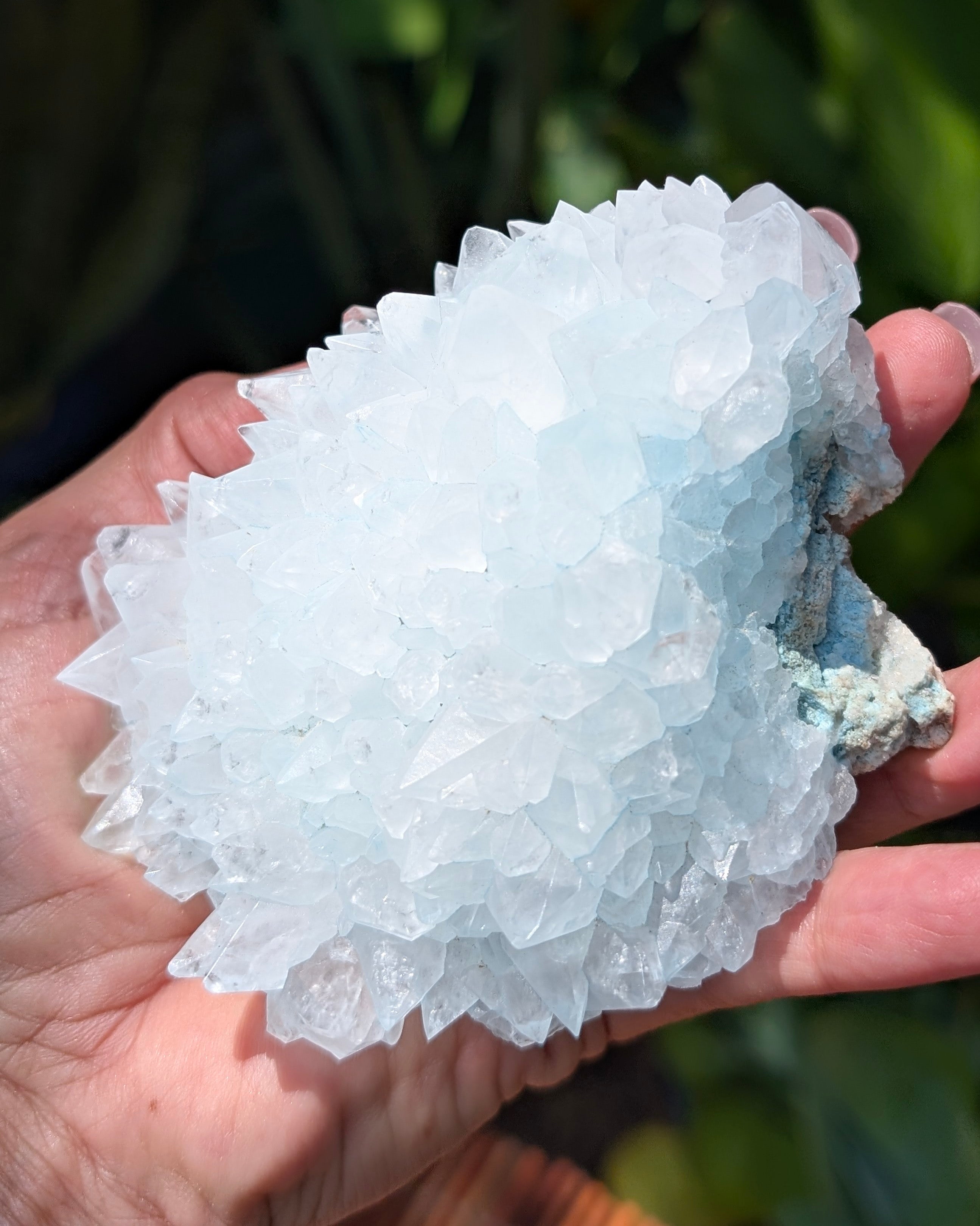 Heklaite cluster E