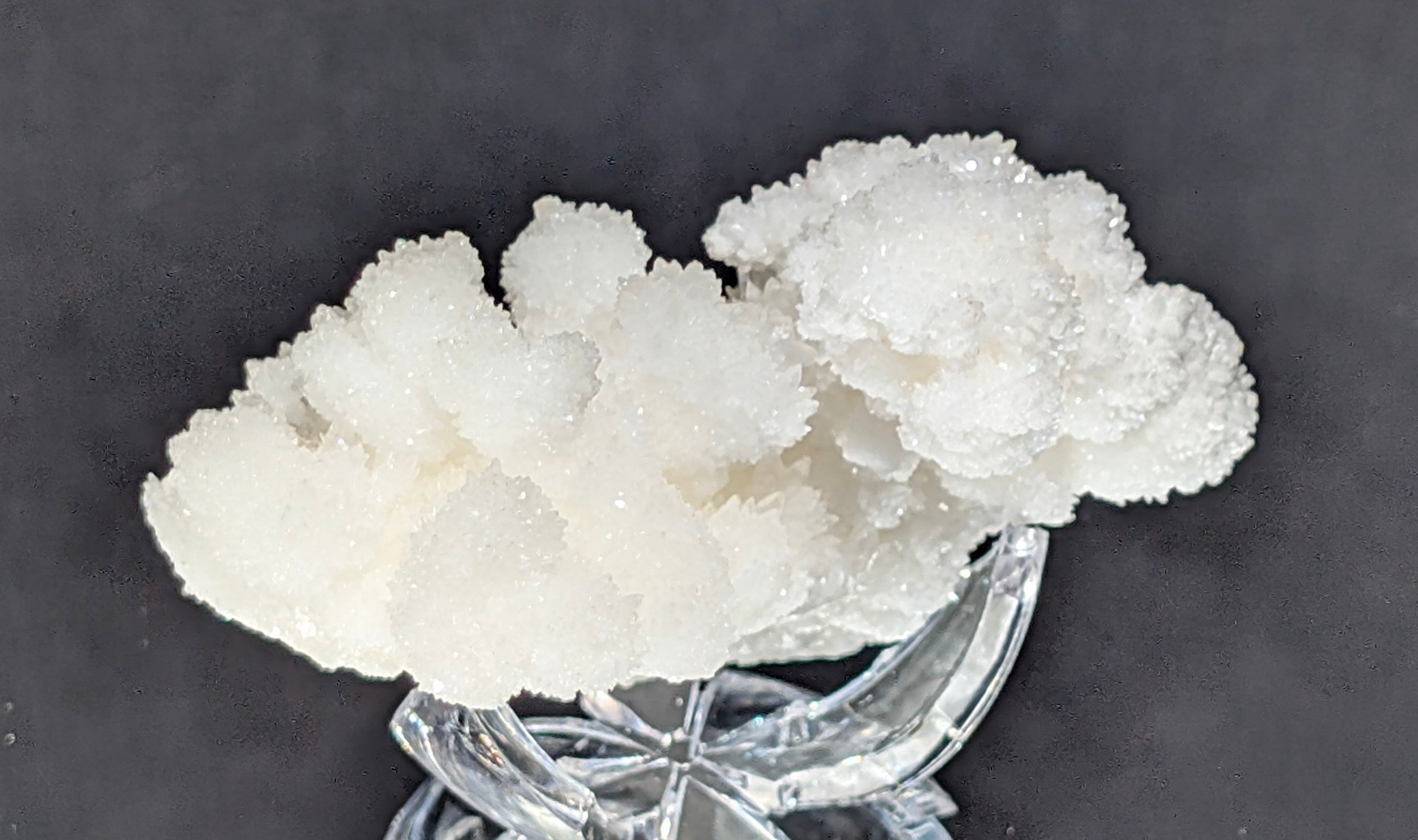 Fluorescent Aragonite Cluster I