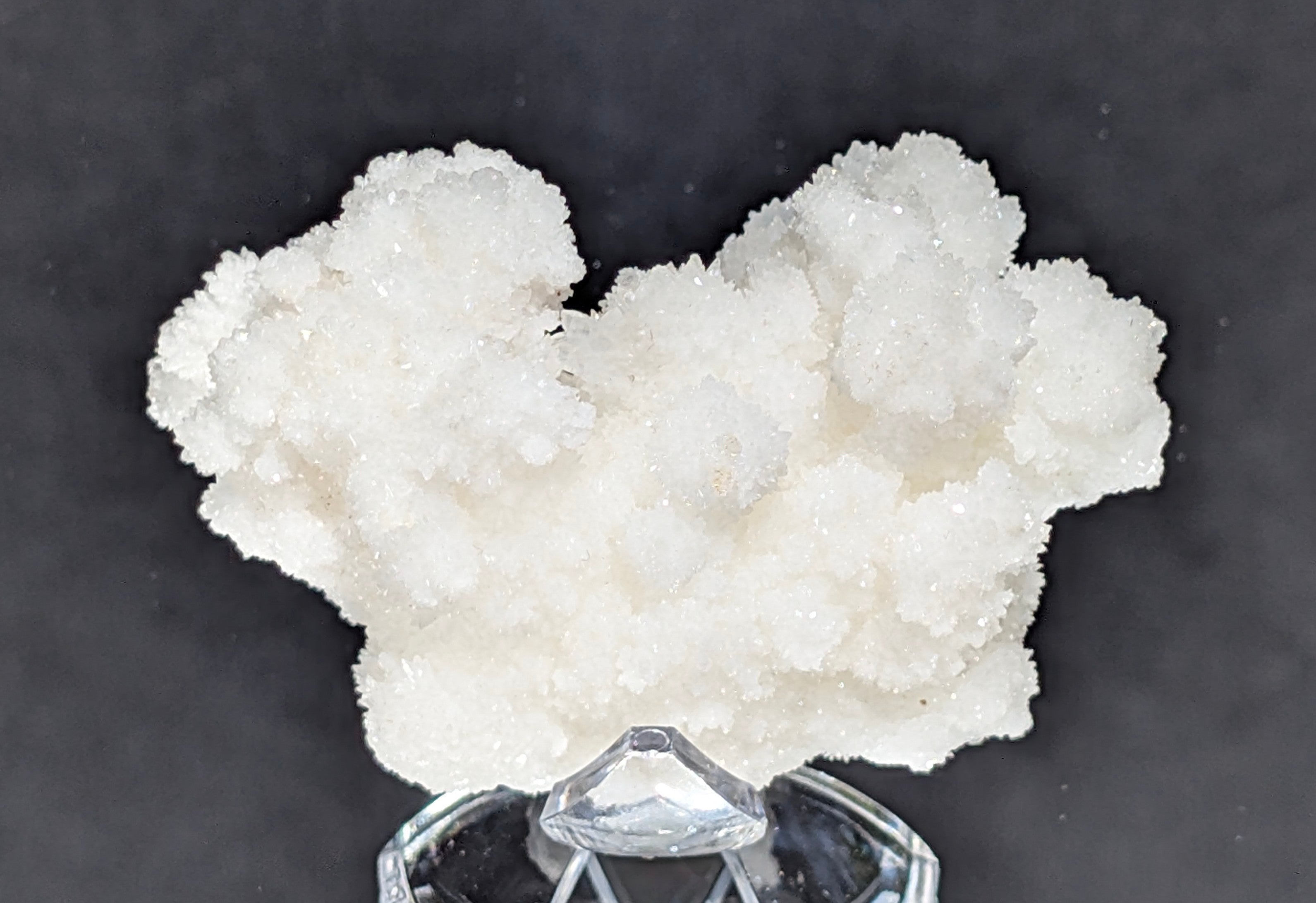 Fluorescent Aragonite Cluster I