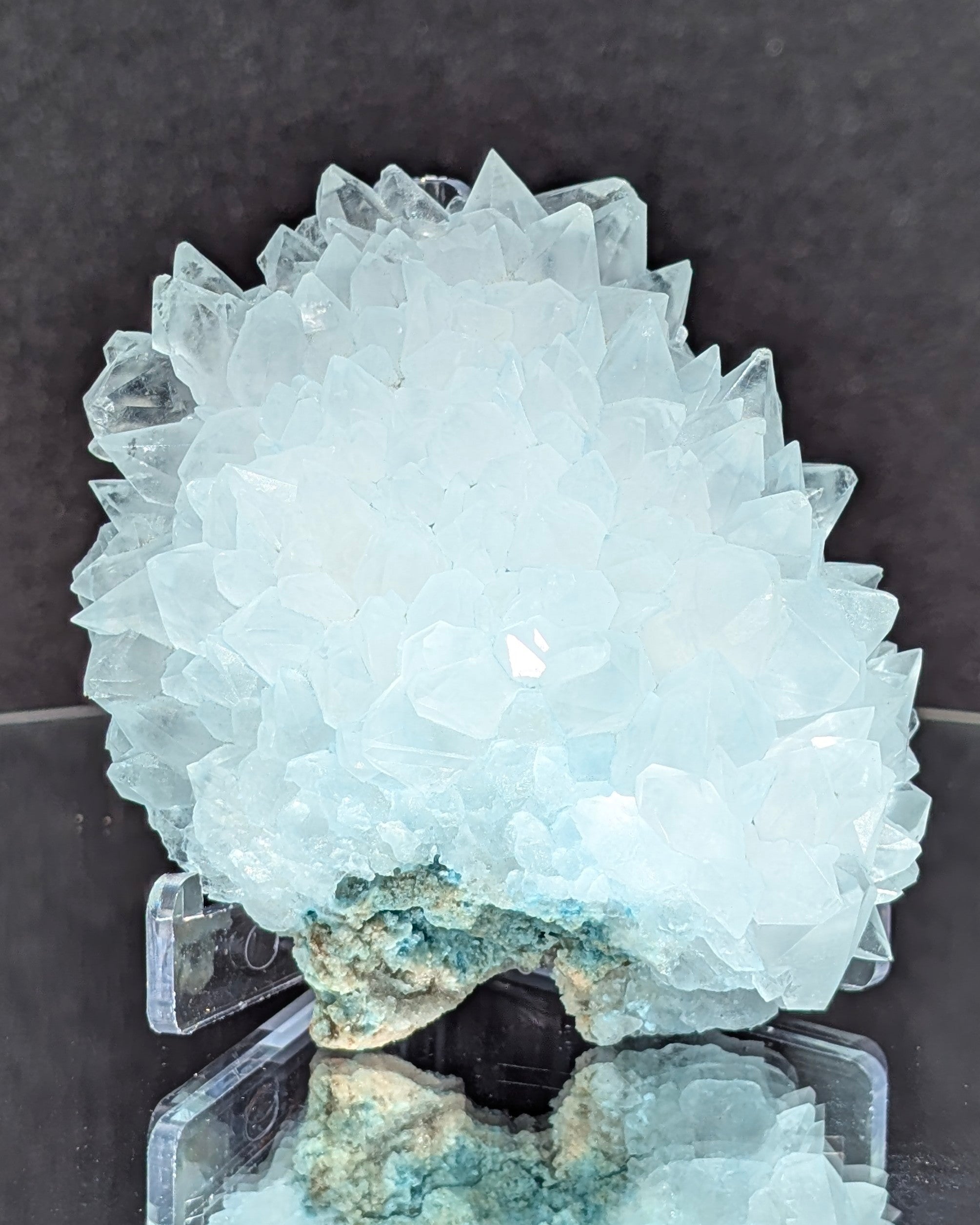Heklaite cluster E