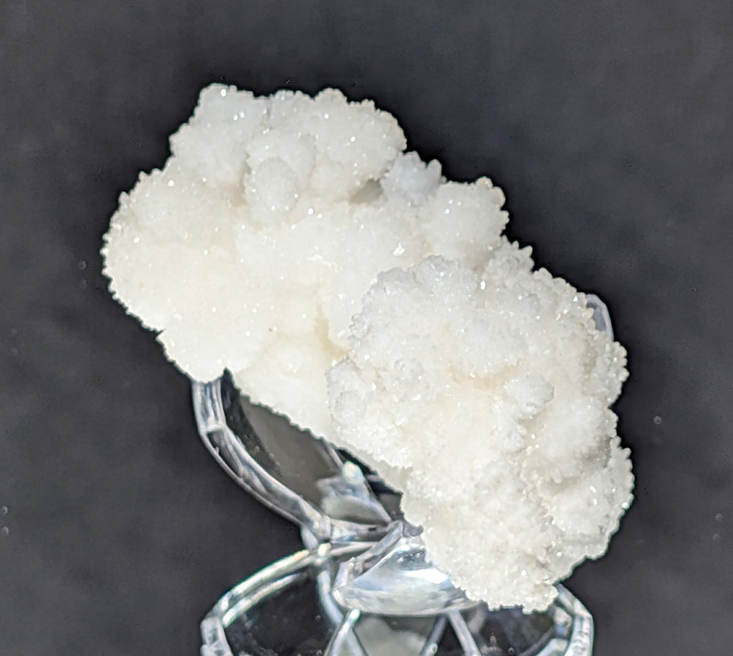 Fluorescent Aragonite Cluster I