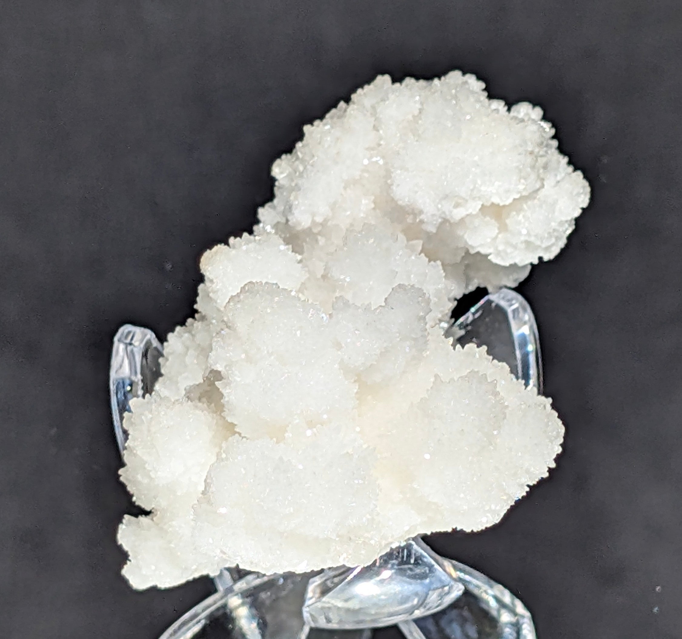 Fluorescent Aragonite Cluster I