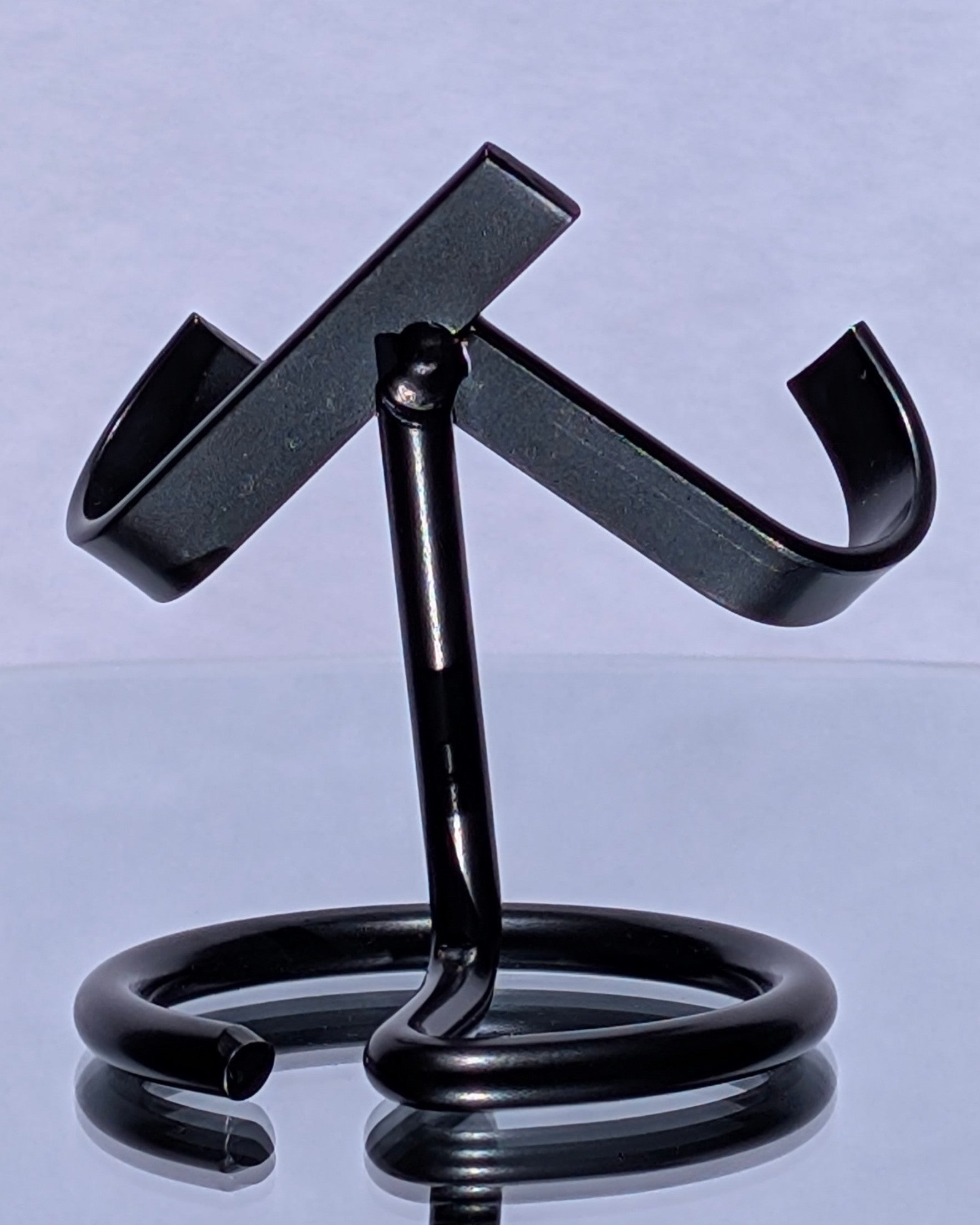 Metal Heart Stand