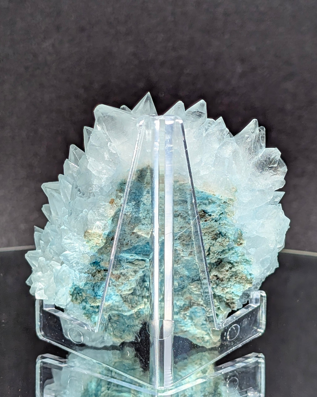 Heklaite cluster E