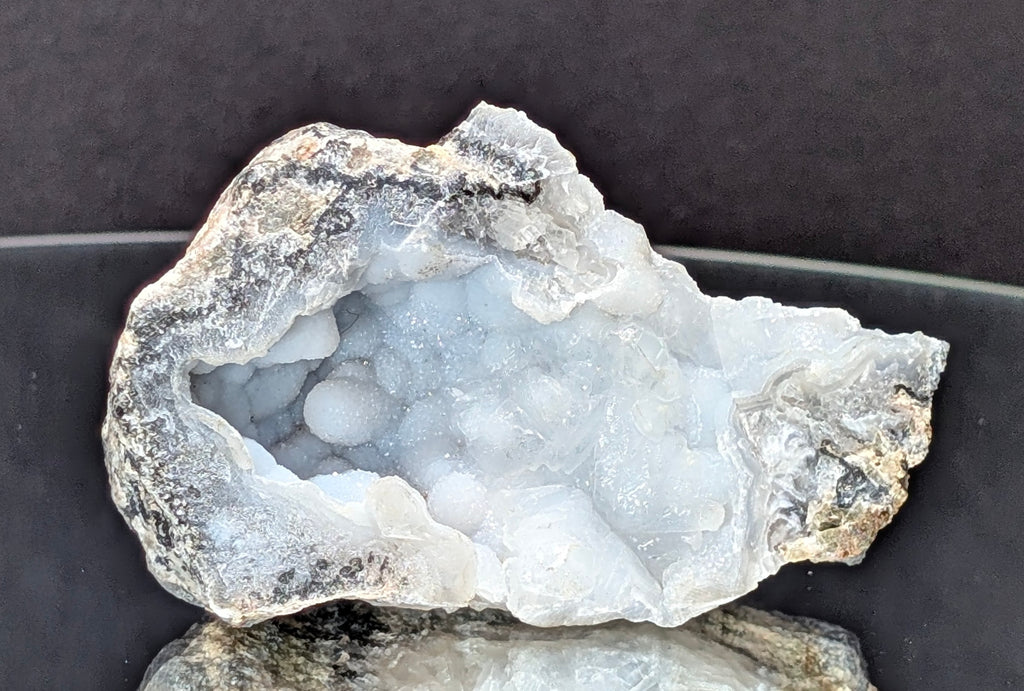 Fluorescent Trancas with Chalcedony G