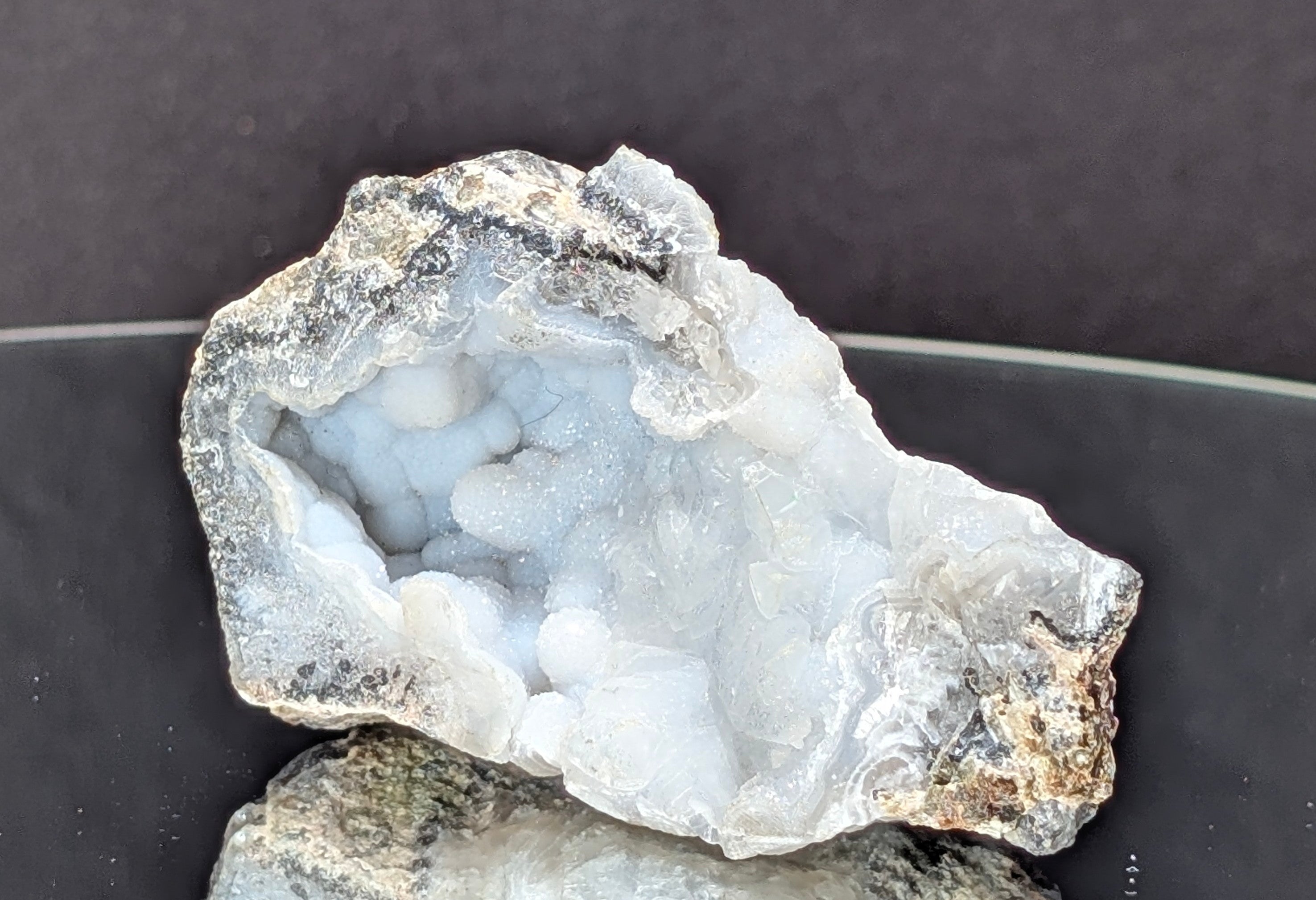Fluorescent Trancas with Chalcedony G