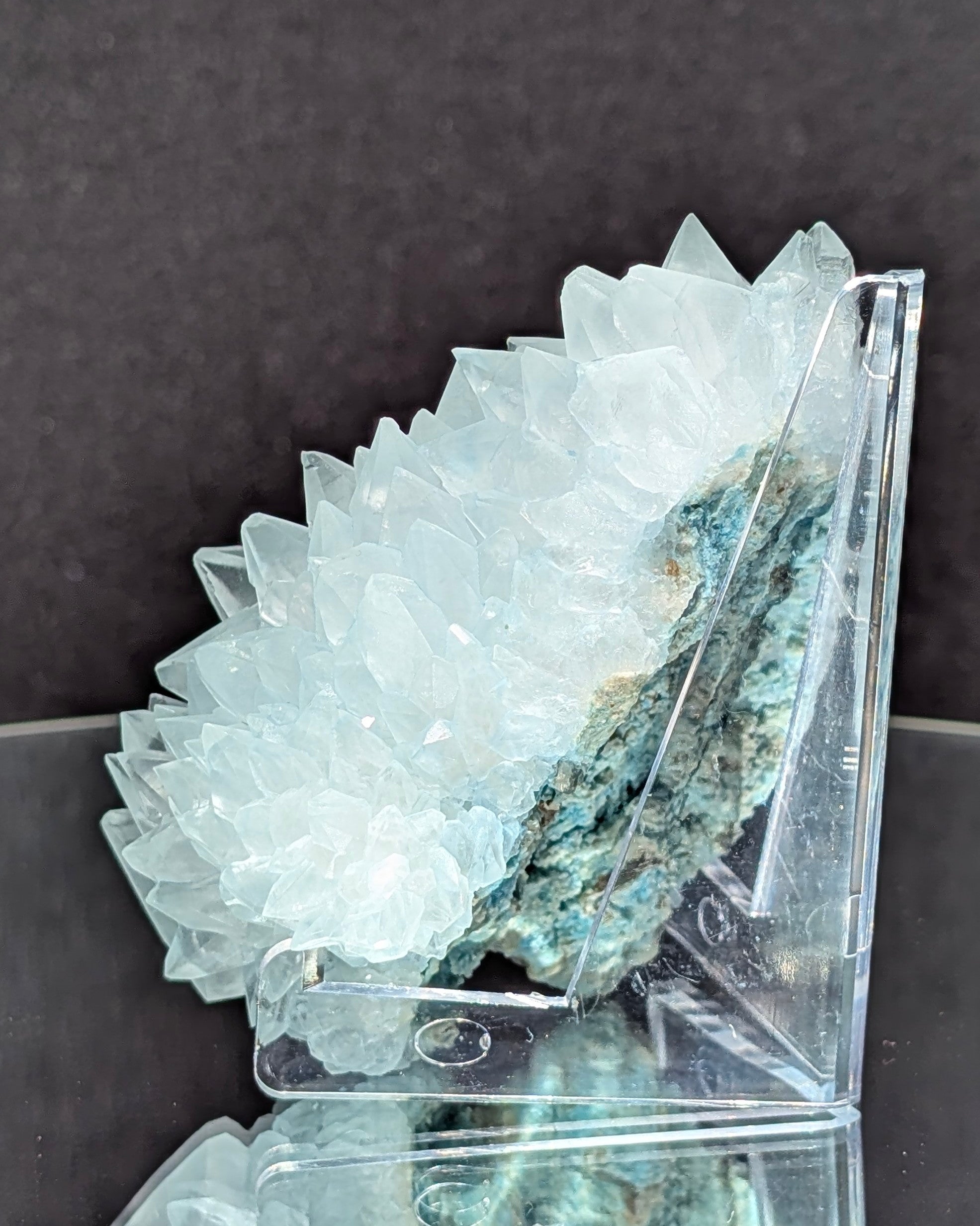 Heklaite cluster E