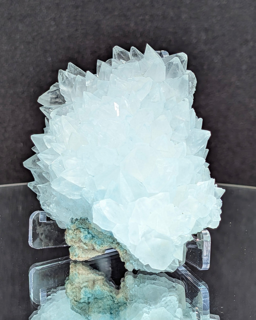 Heklaite cluster E