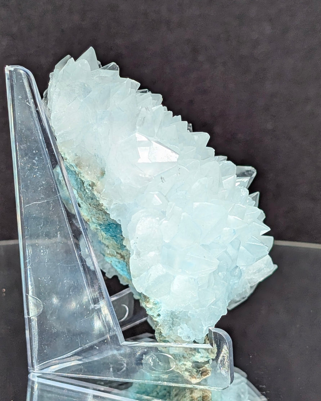 Heklaite cluster E