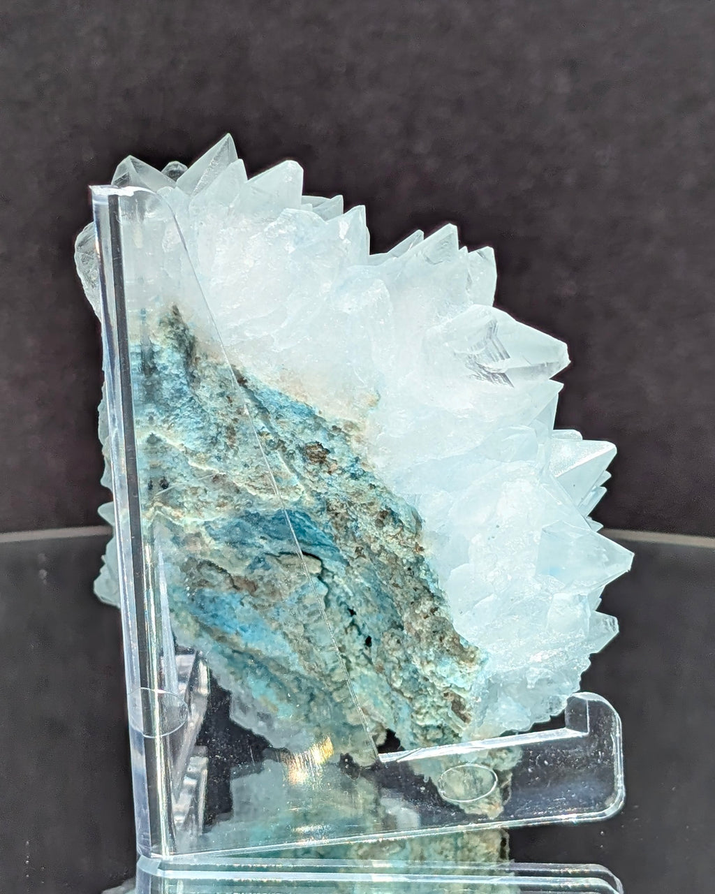 Heklaite cluster E