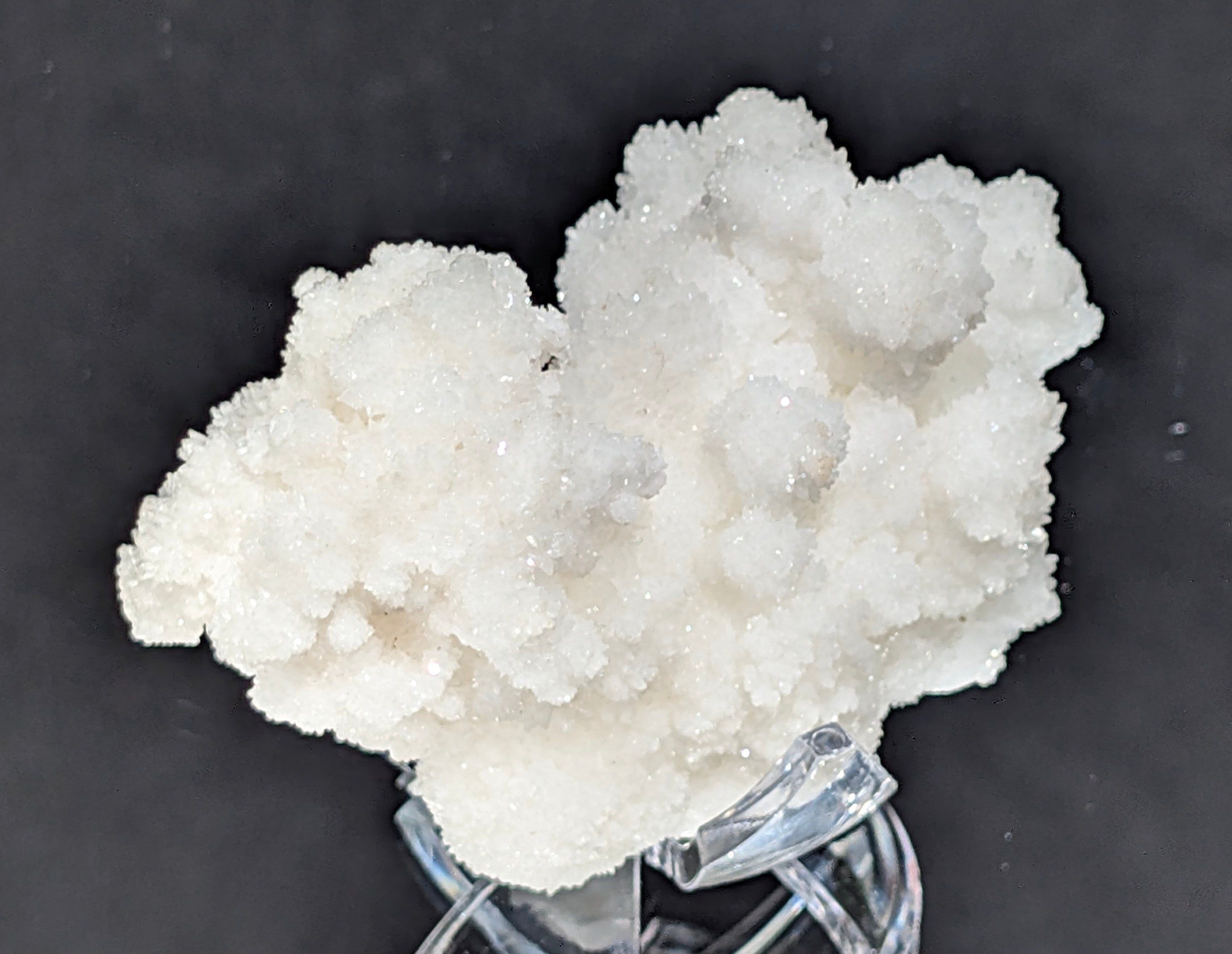 Fluorescent Aragonite Cluster I