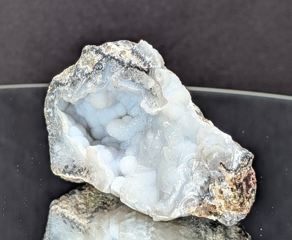 Fluorescent Trancas with Chalcedony G