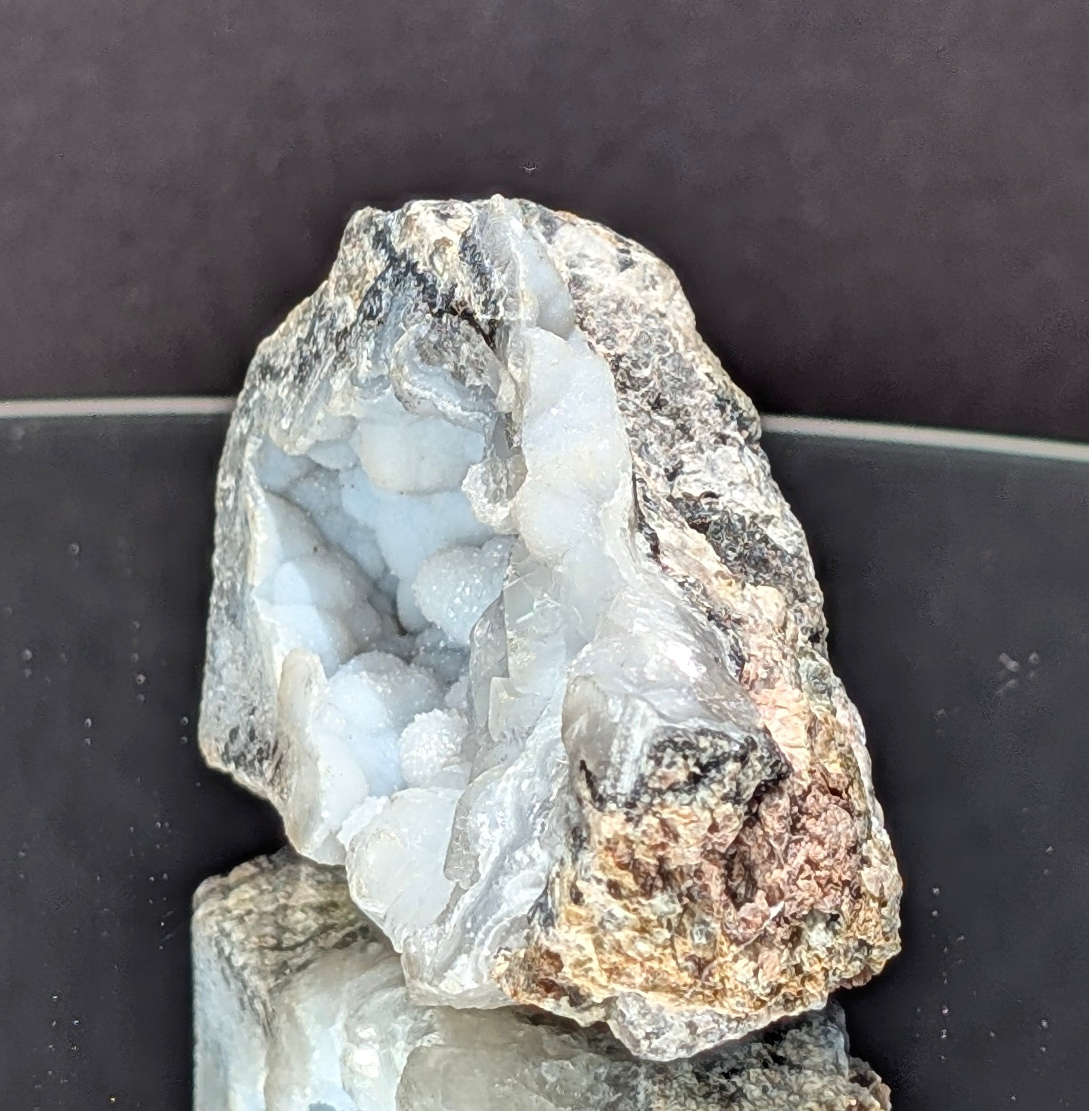 Fluorescent Trancas with Chalcedony G