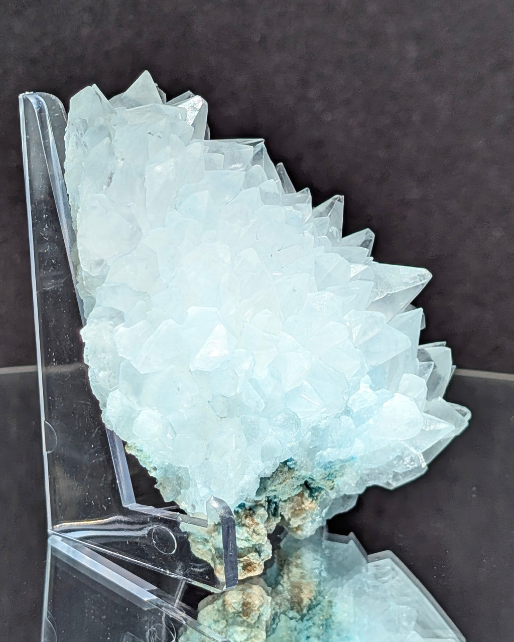 Heklaite cluster E